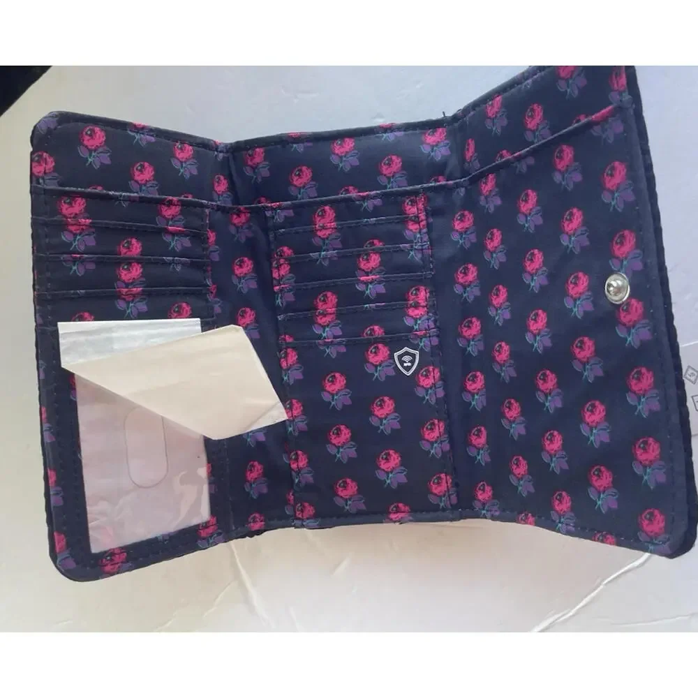 Vera Bradley Navy Floral Quilted RFID Smartphone Wristlet Wallet NWT $89 - Picture 6 of 9